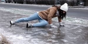 Icy sidewalk in Mississauga caused a slip and fall accident